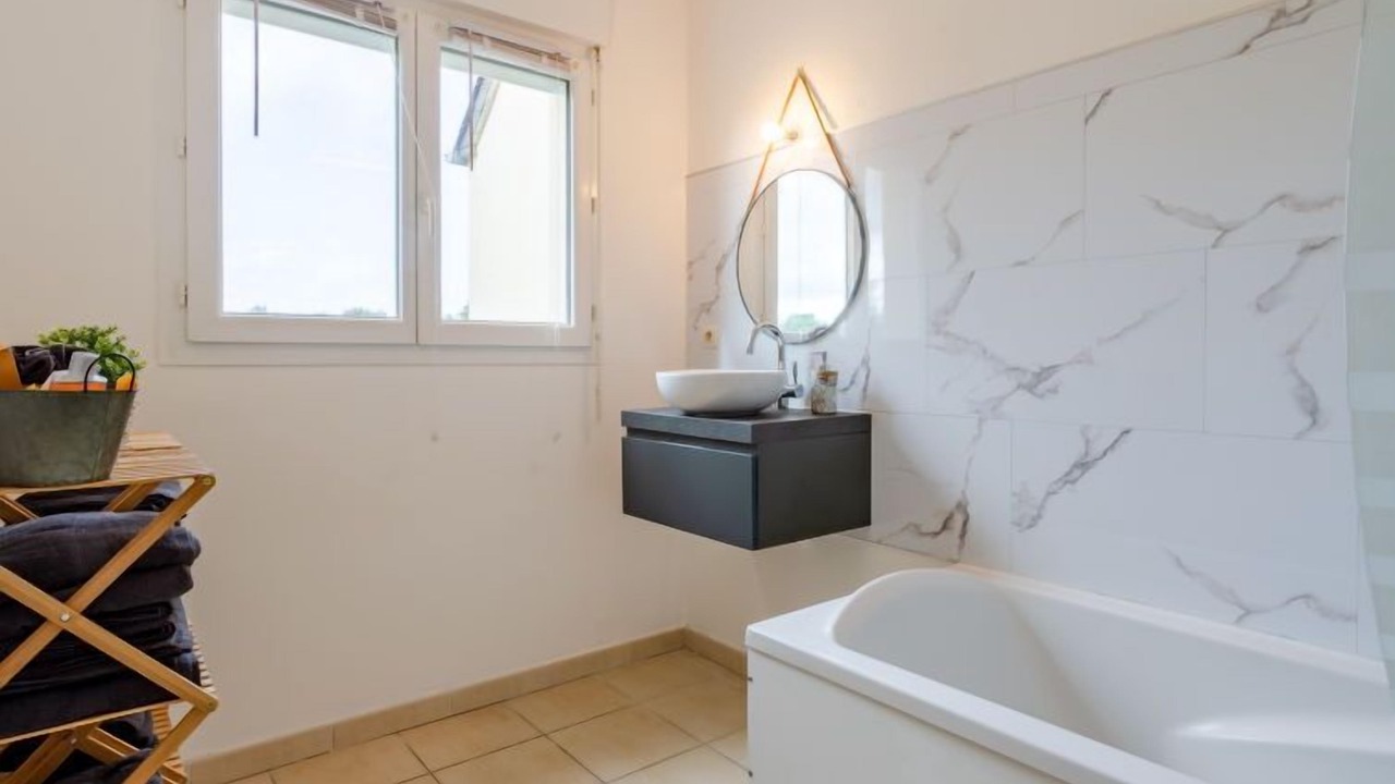 Photo of Bedroom in Hiesville