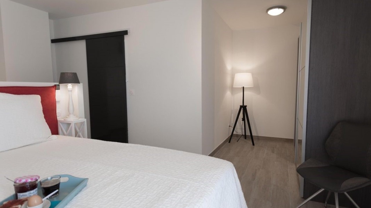 Photo of Others in Aigne