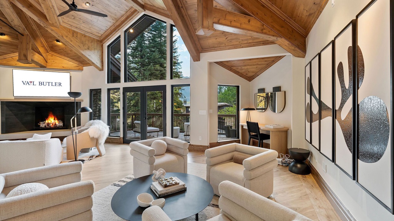 Photo of Livingroom in Vail