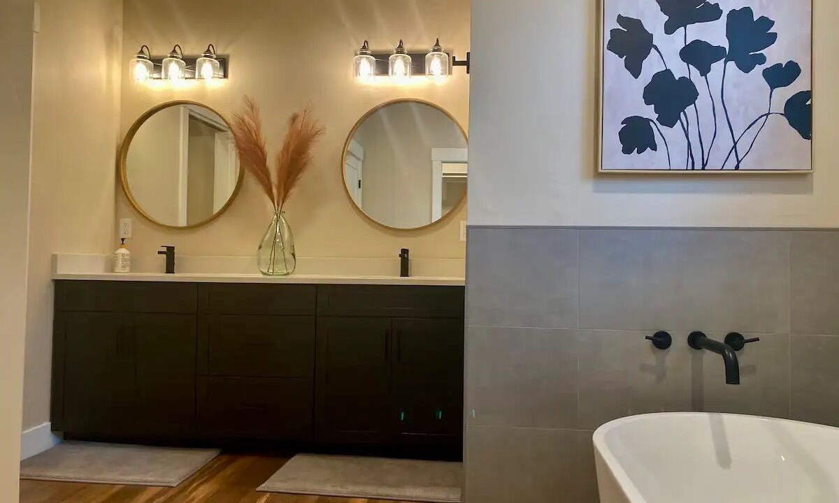 Photo of Bathroom in Riverbend