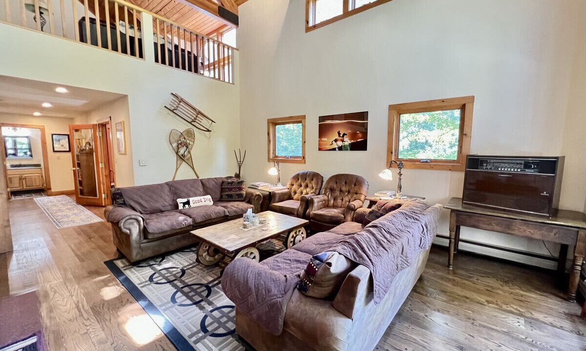 Photo of Livingroom in Forest Farms