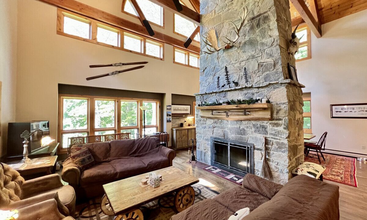 Photo of Livingroom in Forest Farms