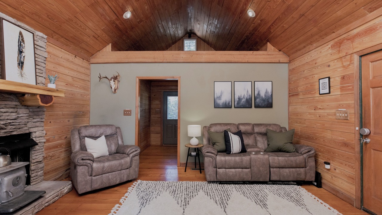 Photo of Bedroom in Peach County