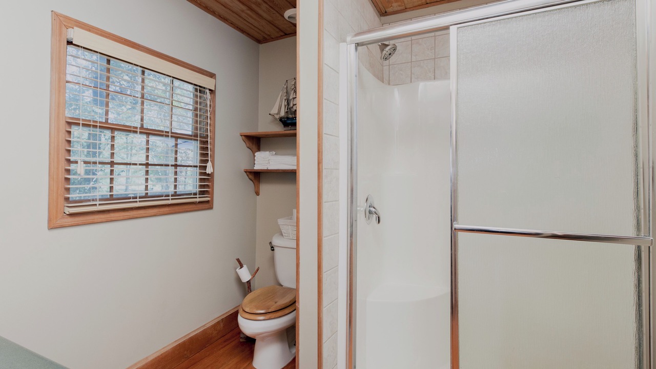 Photo of Bathroom in Peach County