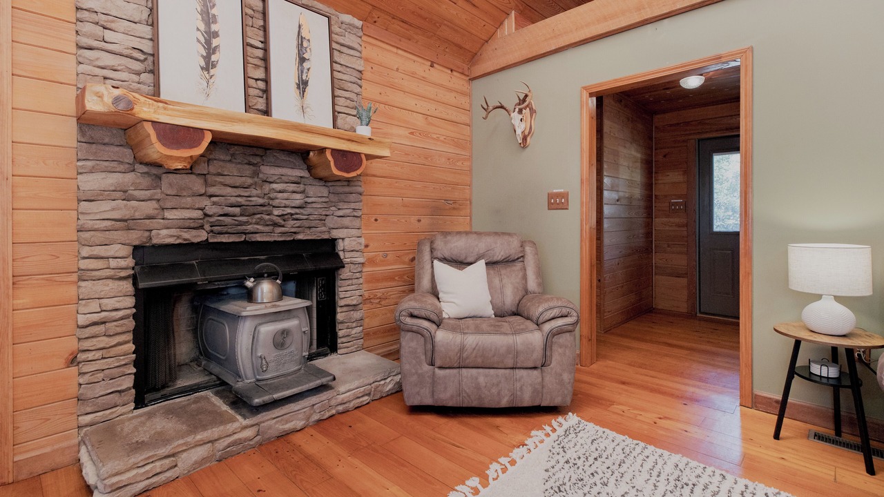 Photo of Bedroom in Peach County