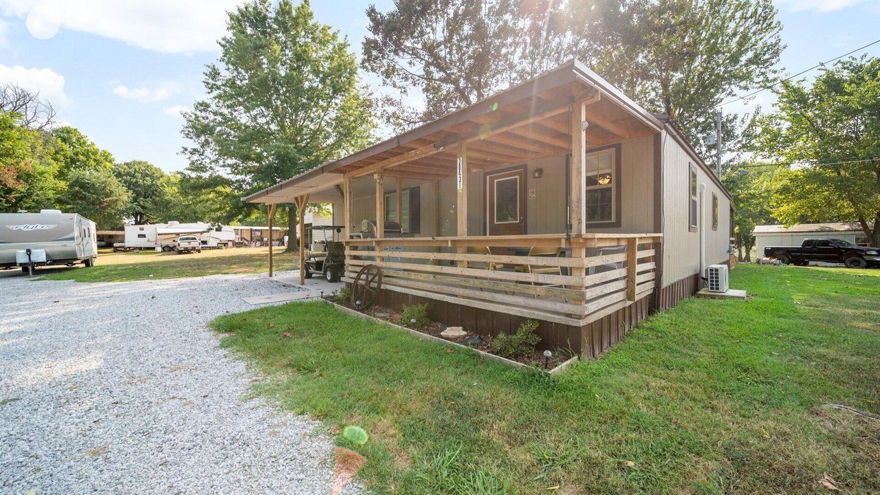 Photo of Outdoor in Cleora