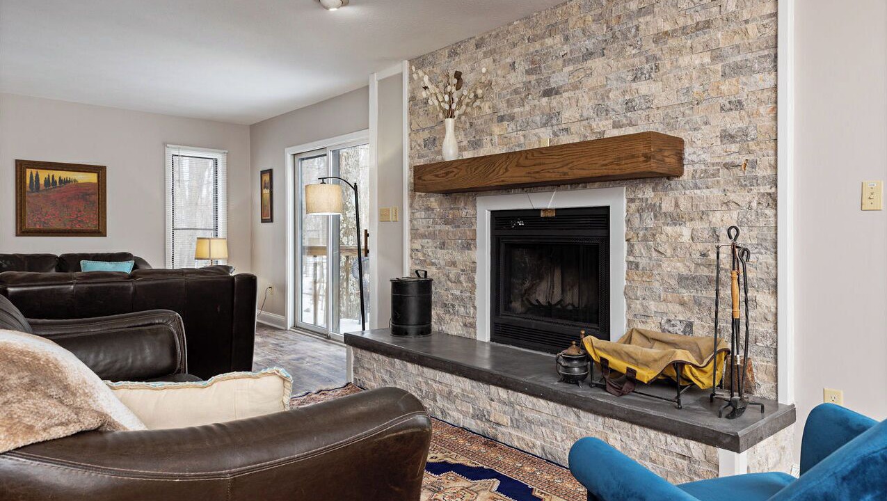 Photo of Livingroom in Chestnut Springs