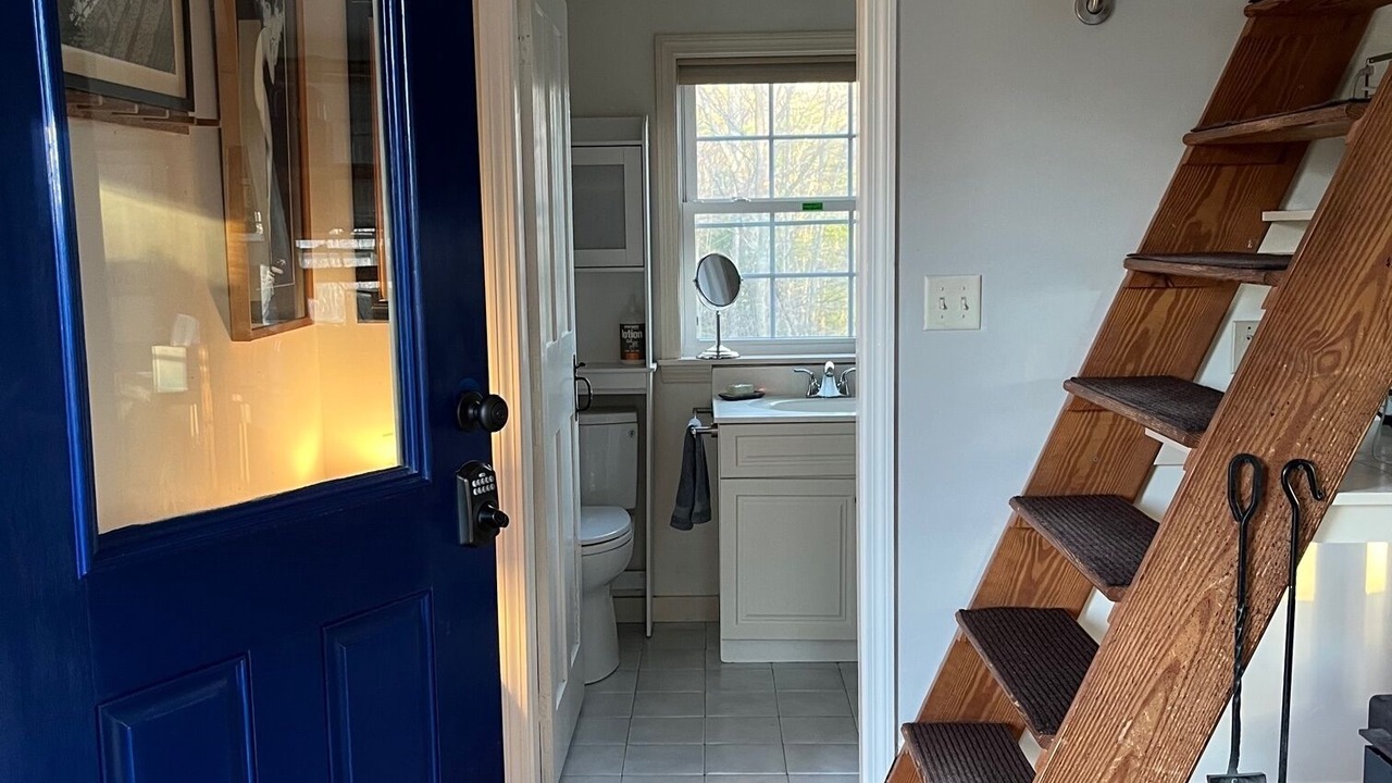 Photo of Bathroom in Canaan