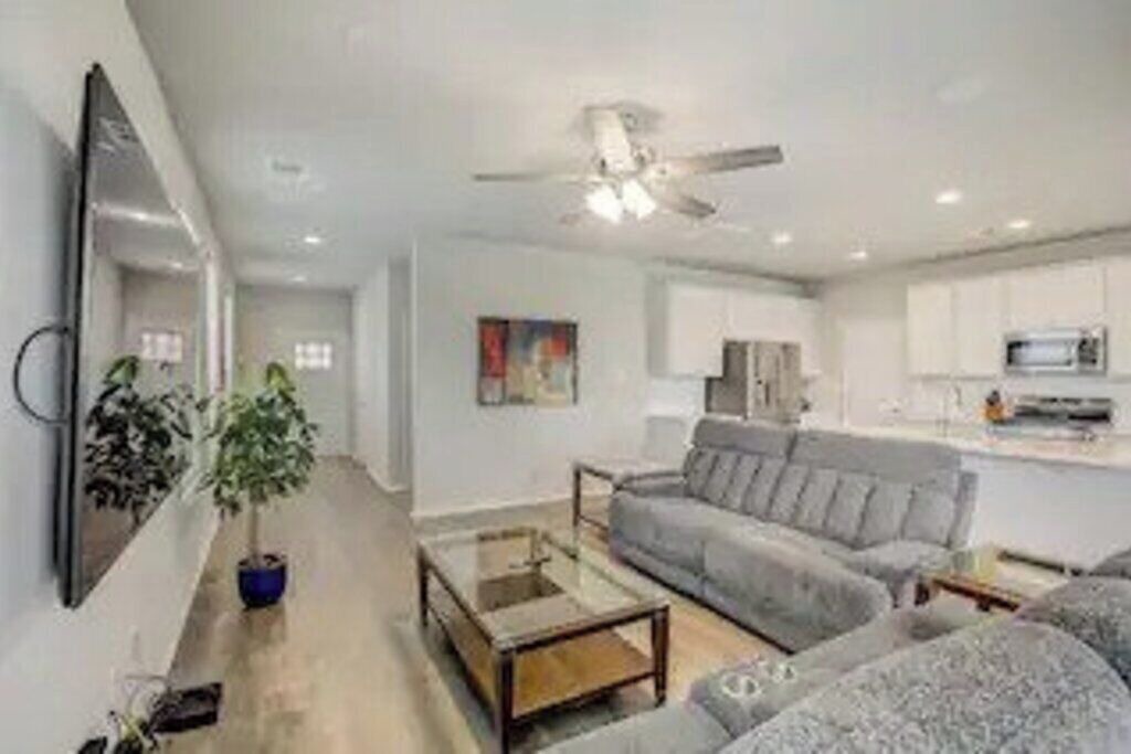 Photo of Livingroom in Travis County