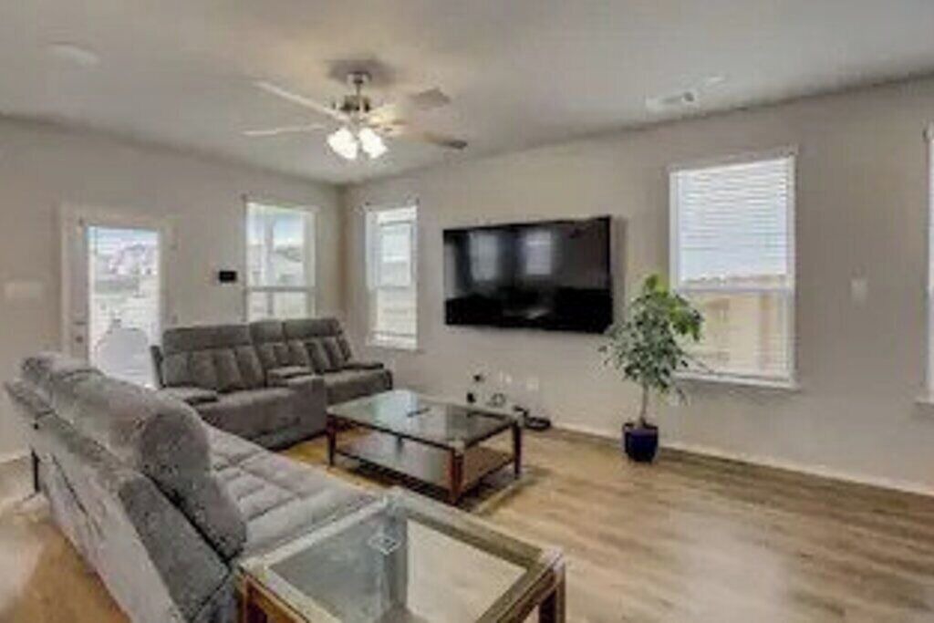 Photo of Livingroom in Travis County