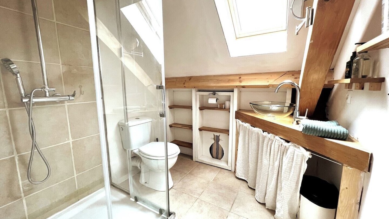 Photo of Bathroom in Campan