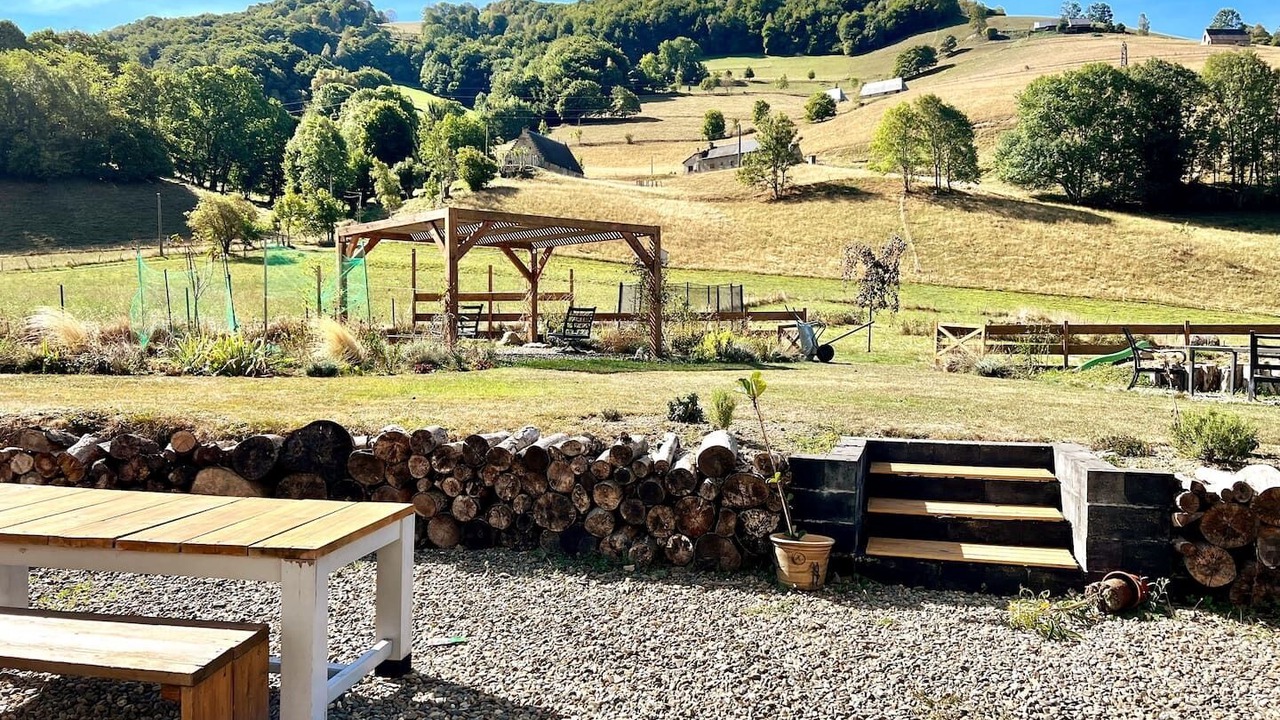 Photo of Outdoor in Campan