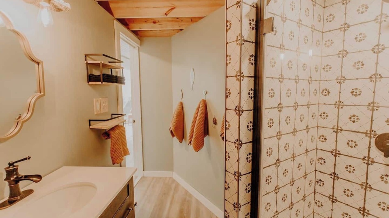 Photo of Bathroom in Cosby