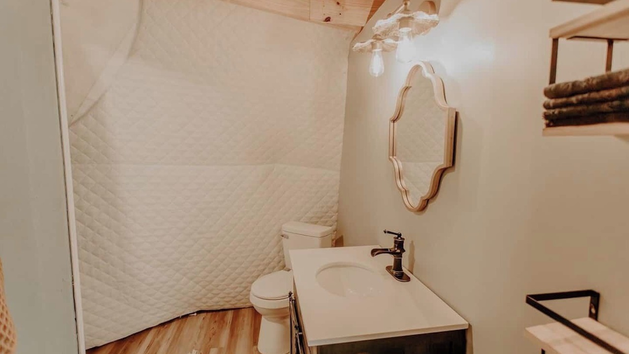 Photo of Bathroom in Cosby