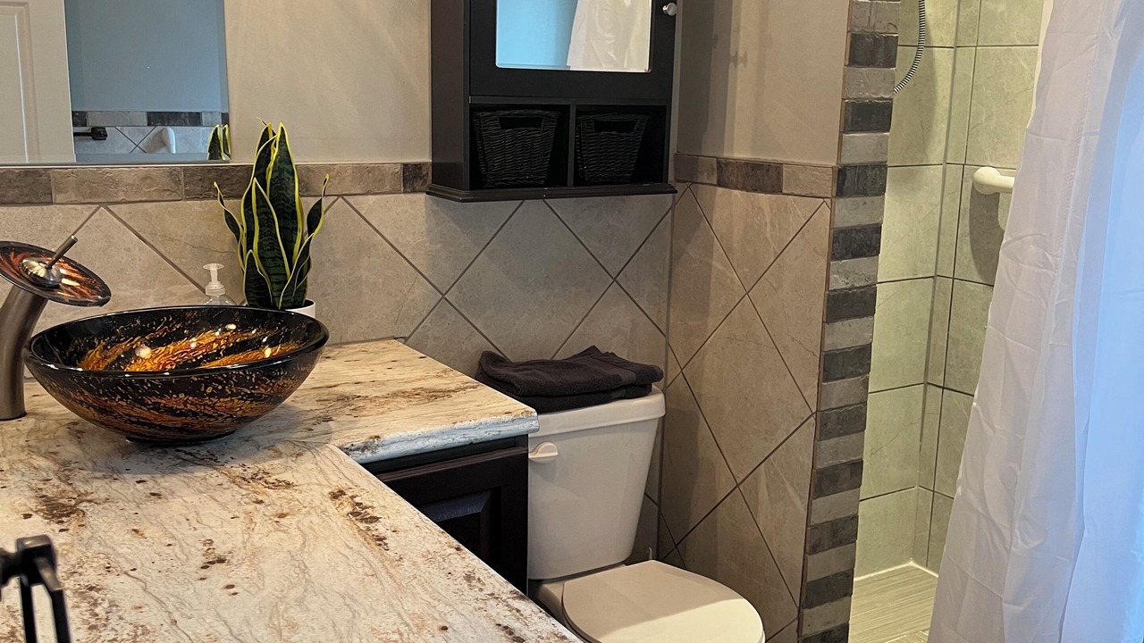Photo of Bathroom in Marathon