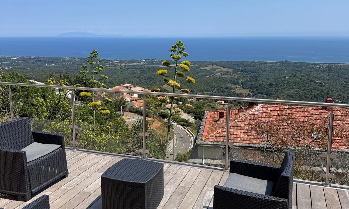 Photo of Patio Balcony in Cervione