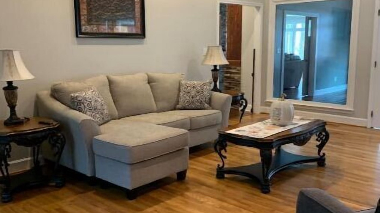 Photo of Livingroom in Guntersville