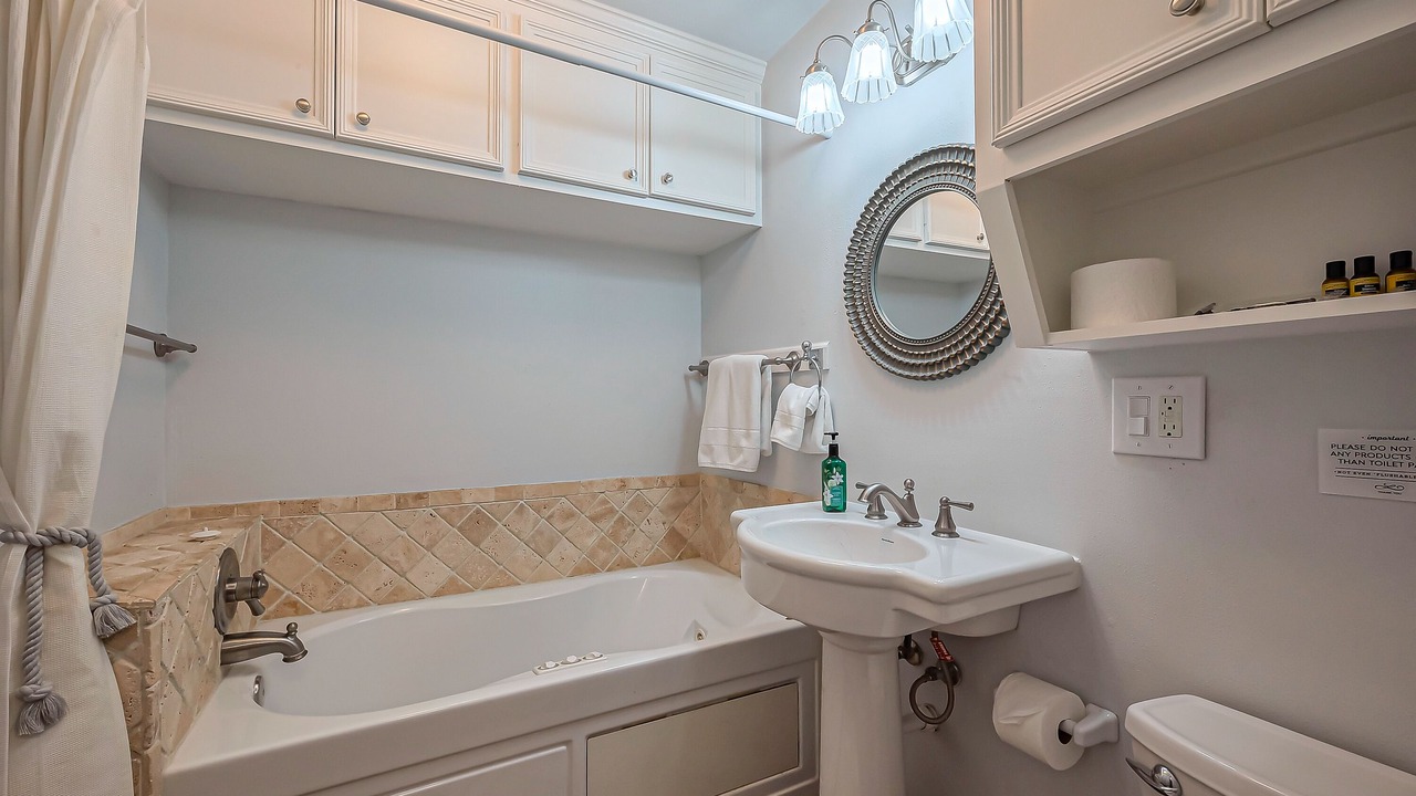 Photo of Bathroom in Greater Heights