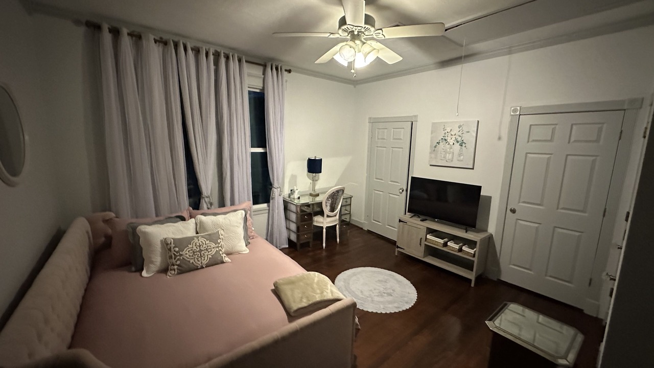 Photo of Bedroom in Greater Heights
