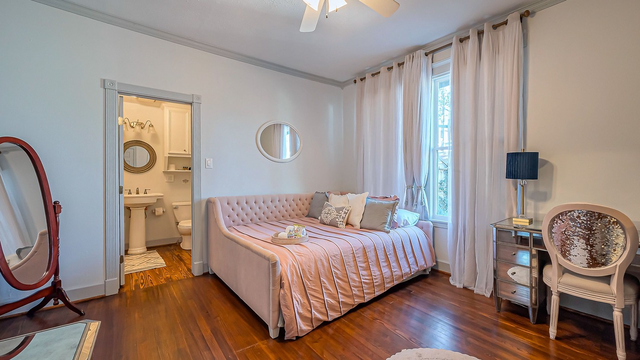 Photo of Bedroom in Greater Heights