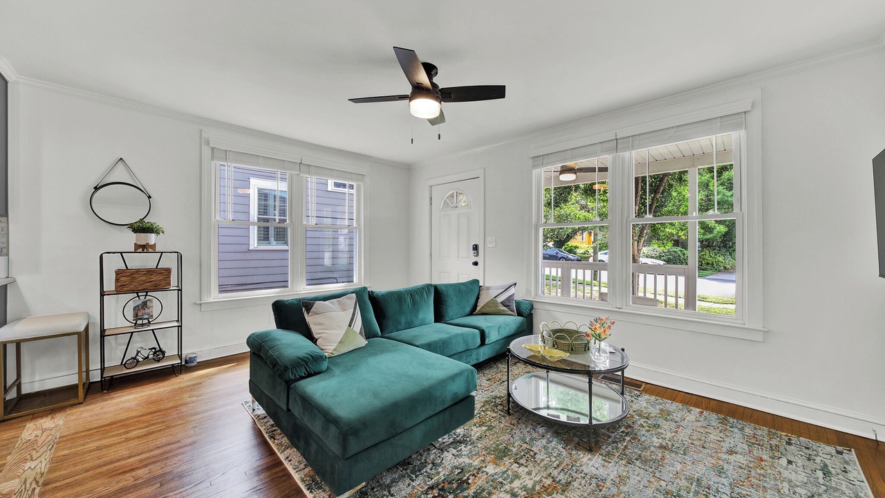 Photo of Livingroom in Cherry