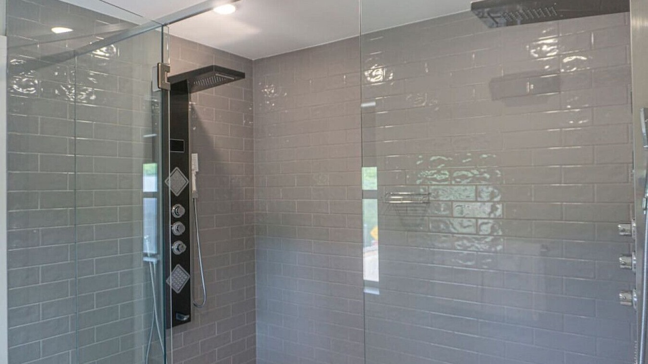 Photo of Bathroom in Eureka Springs Historic District