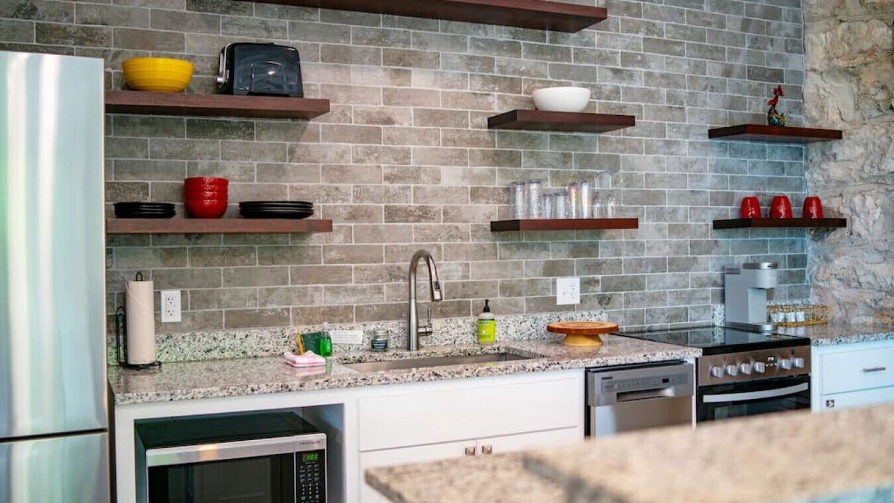 Photo of Kitchen in Eureka Springs Historic District