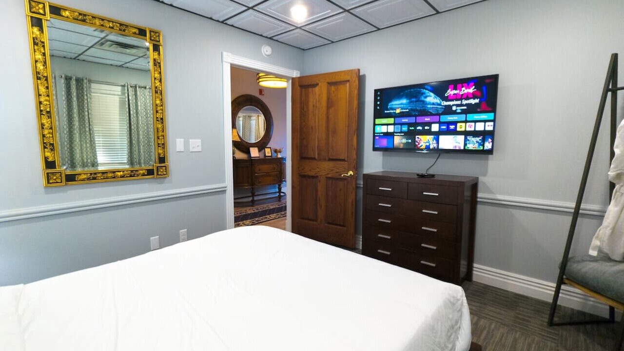 Photo of Bedroom in Eureka Springs Historic District