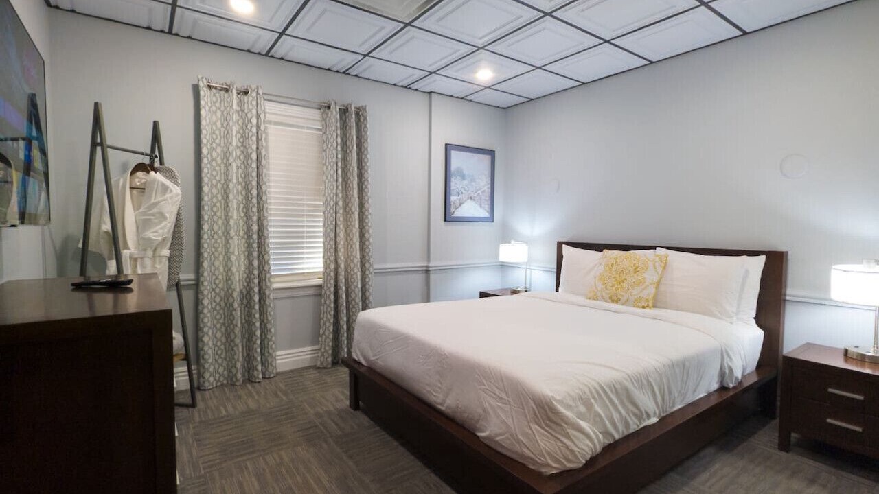 Photo of Bedroom in Eureka Springs Historic District