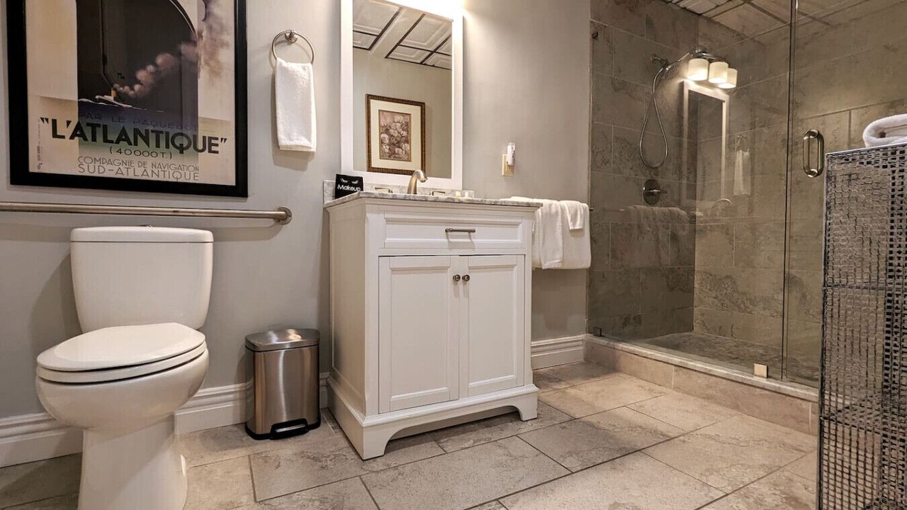 Photo of Bathroom in Eureka Springs Historic District