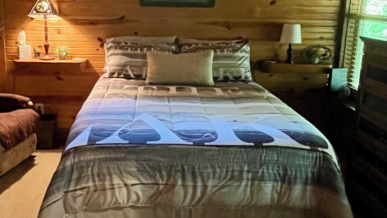 Photo of Bedroom in Cookson