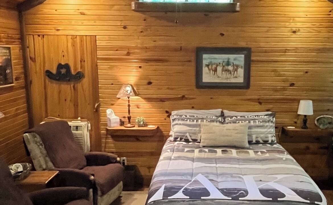Photo of Bedroom in Cookson