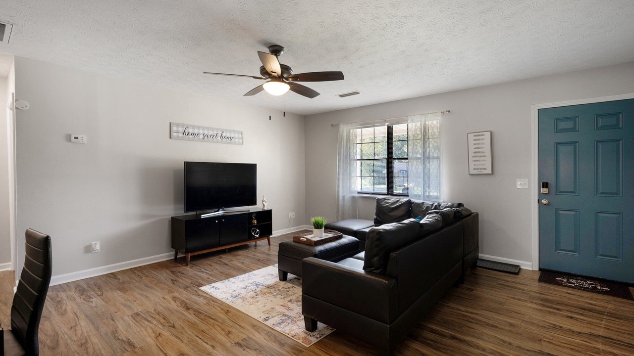 Photo of Livingroom in Calhoun