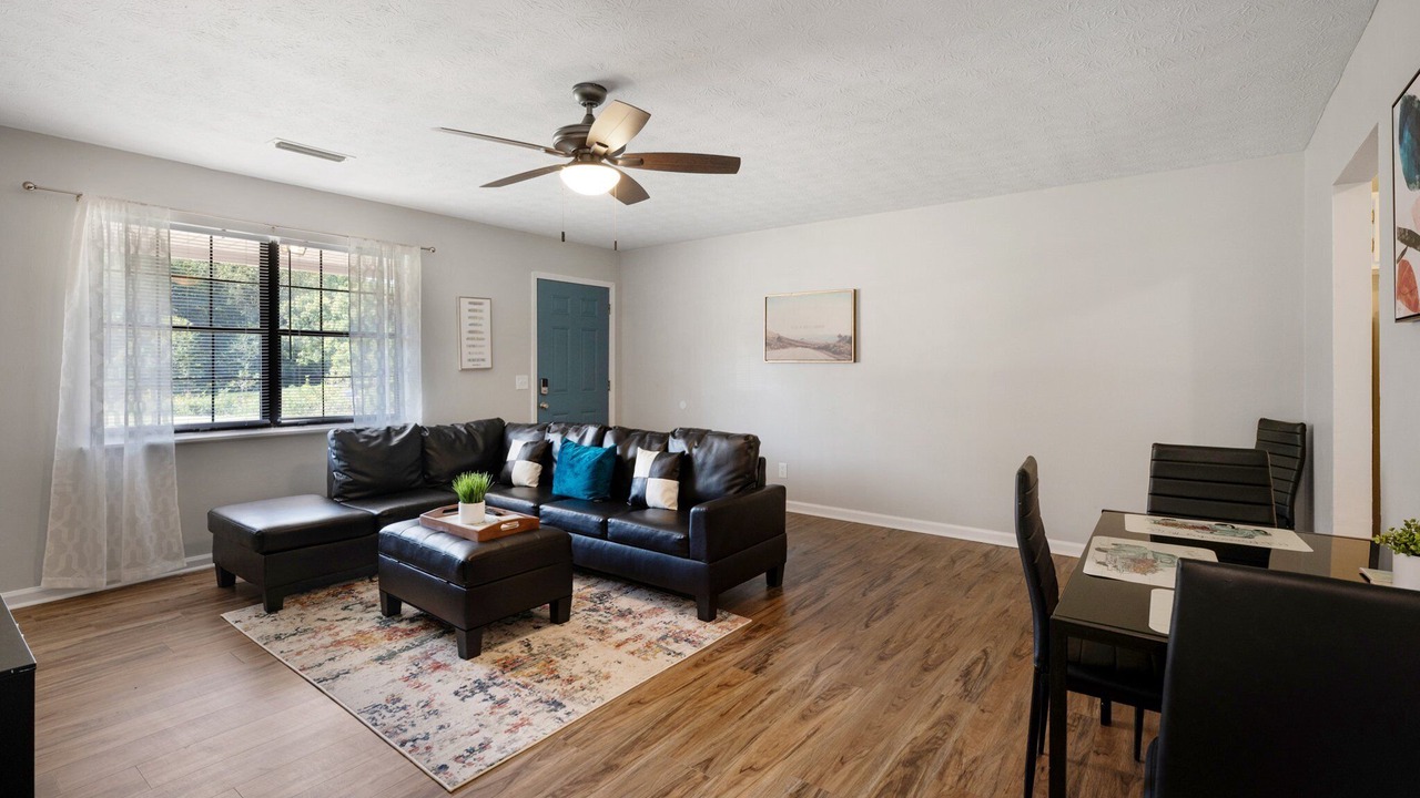 Photo of Livingroom in Calhoun