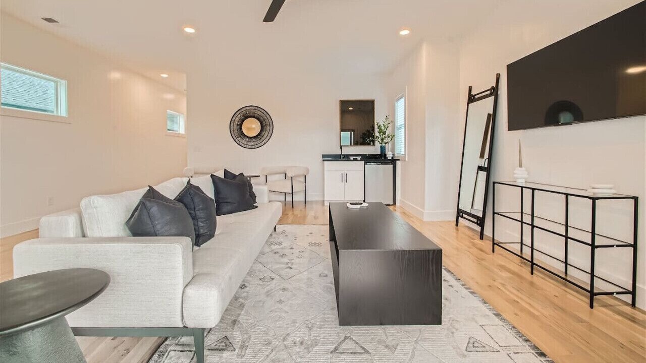 Photo of Livingroom in Berry Hill
