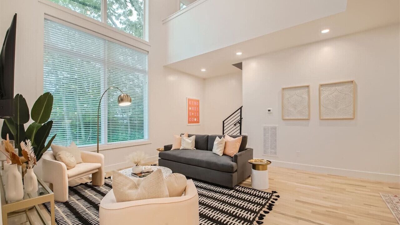Photo of Livingroom in Berry Hill