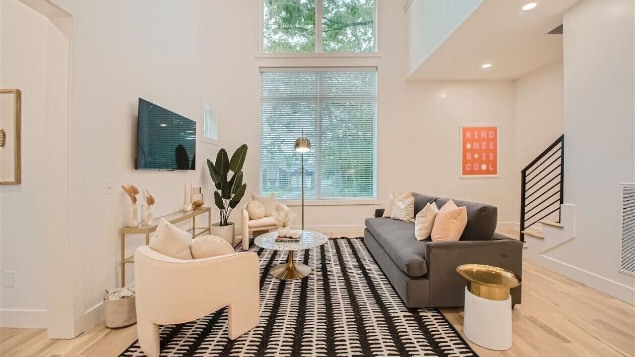 Photo of Livingroom in Berry Hill