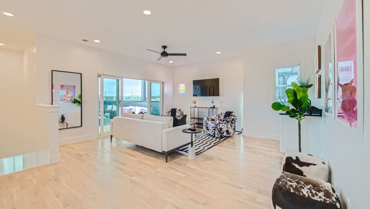 Photo of Livingroom in Berry Hill