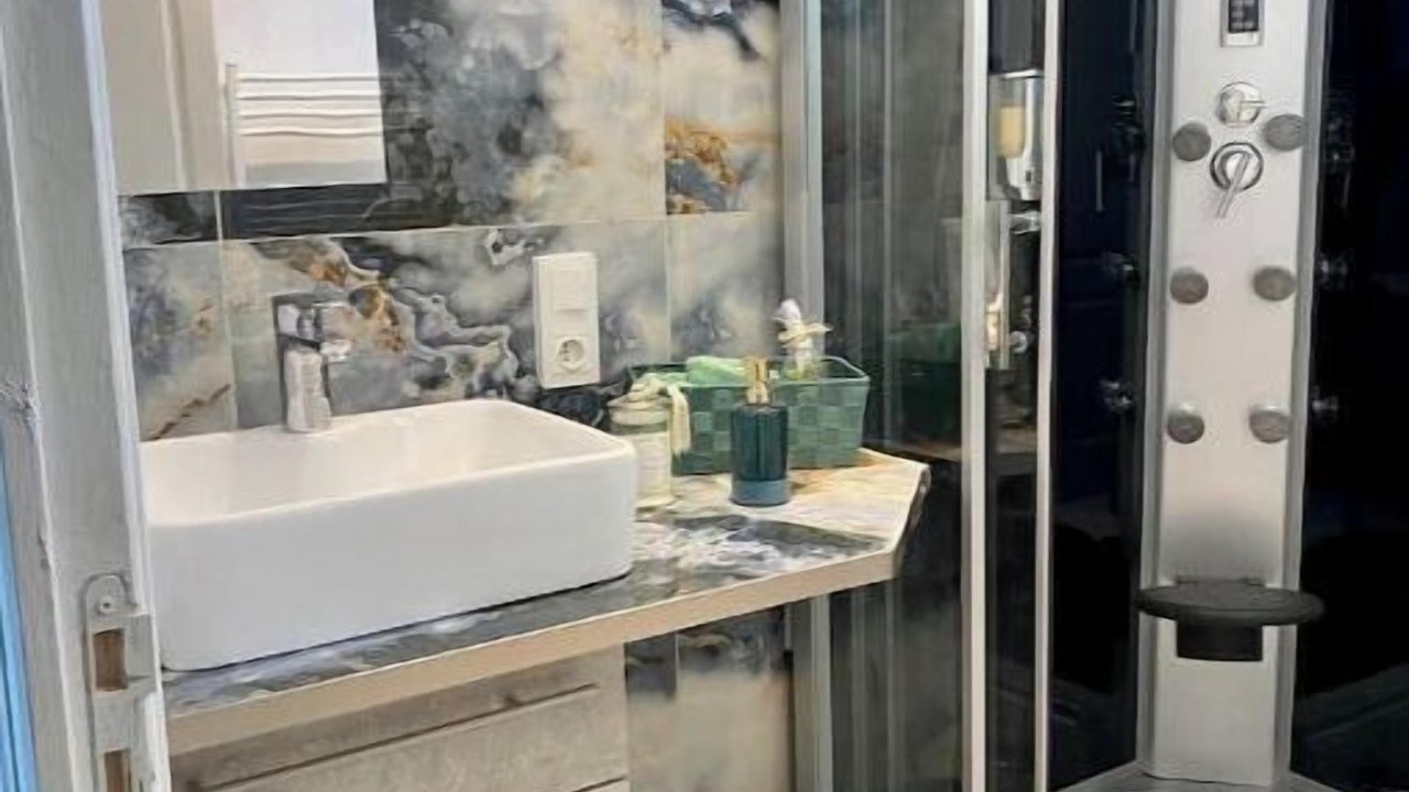 Photo of Bathroom in Centre