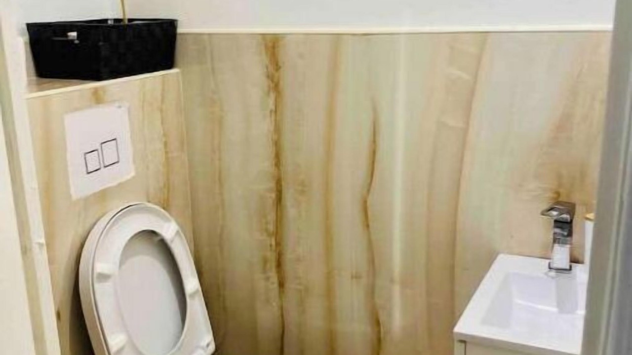 Photo of Bathroom in Centre