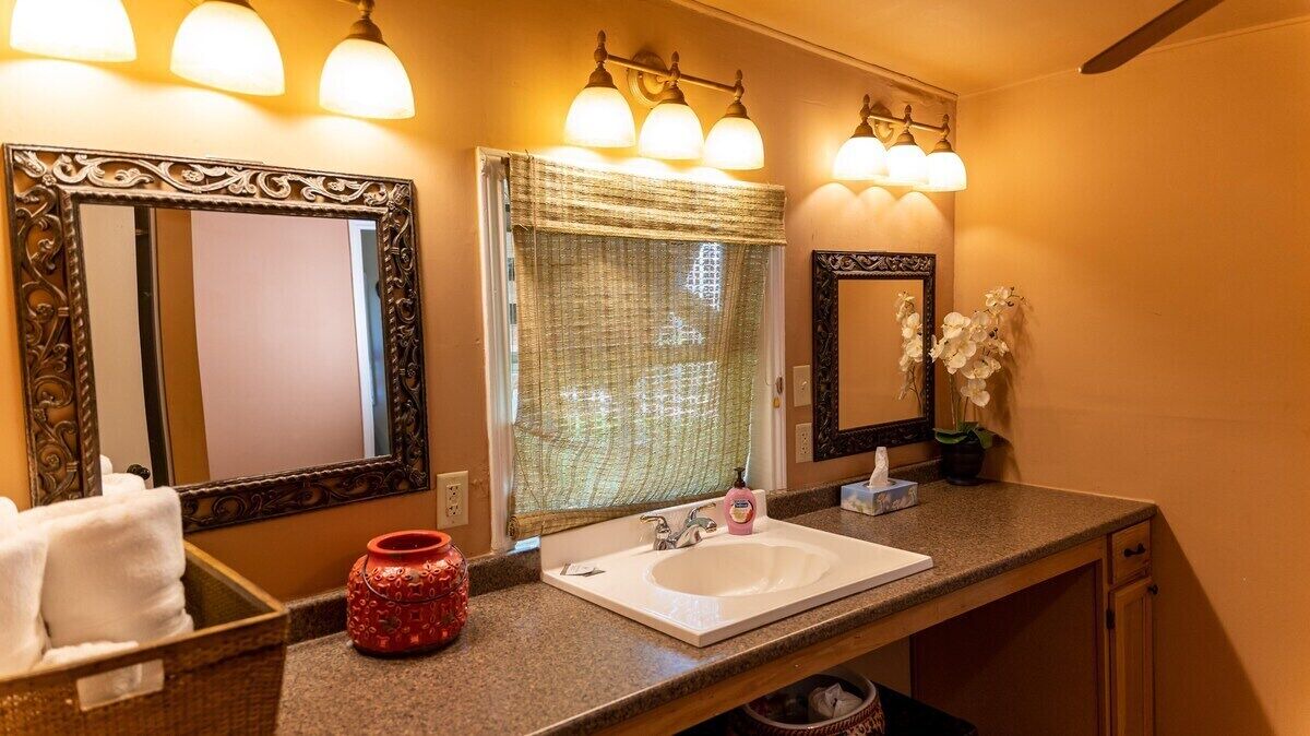 Photo of Bathroom in Satin