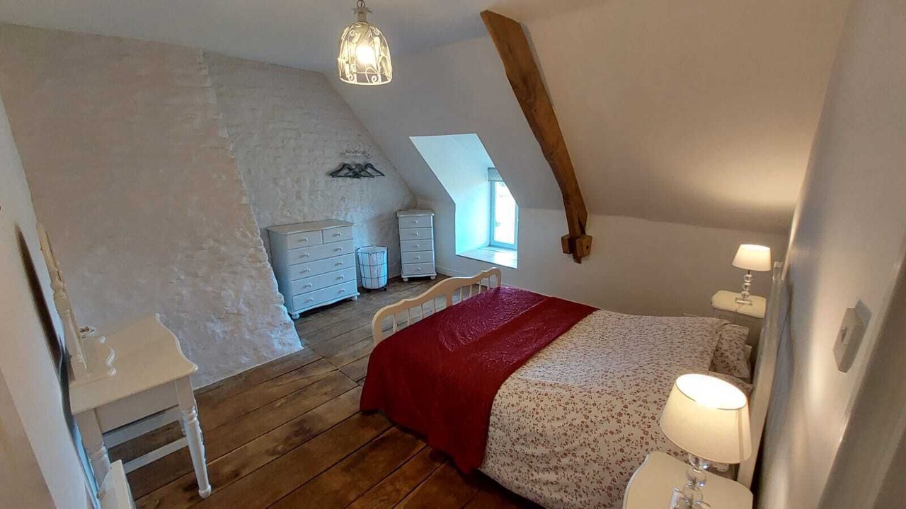 Photo of Bedroom in Cherence-le-Heron