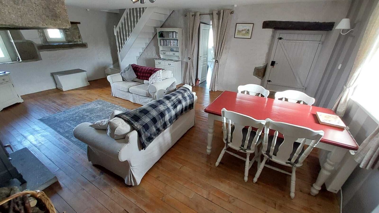 Photo of Livingroom in Cherence-le-Heron