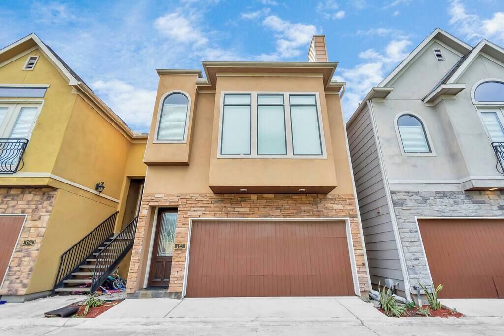 Photo of Outdoor in Woodlake - Briar Meadow