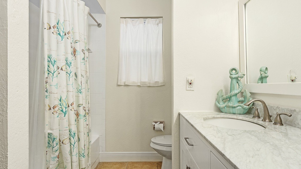 Photo of Bathroom in Pelican