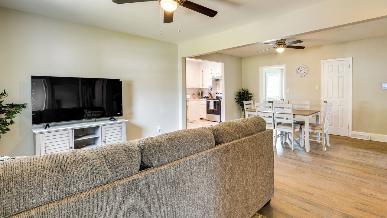 Photo of Livingroom in Hopewell