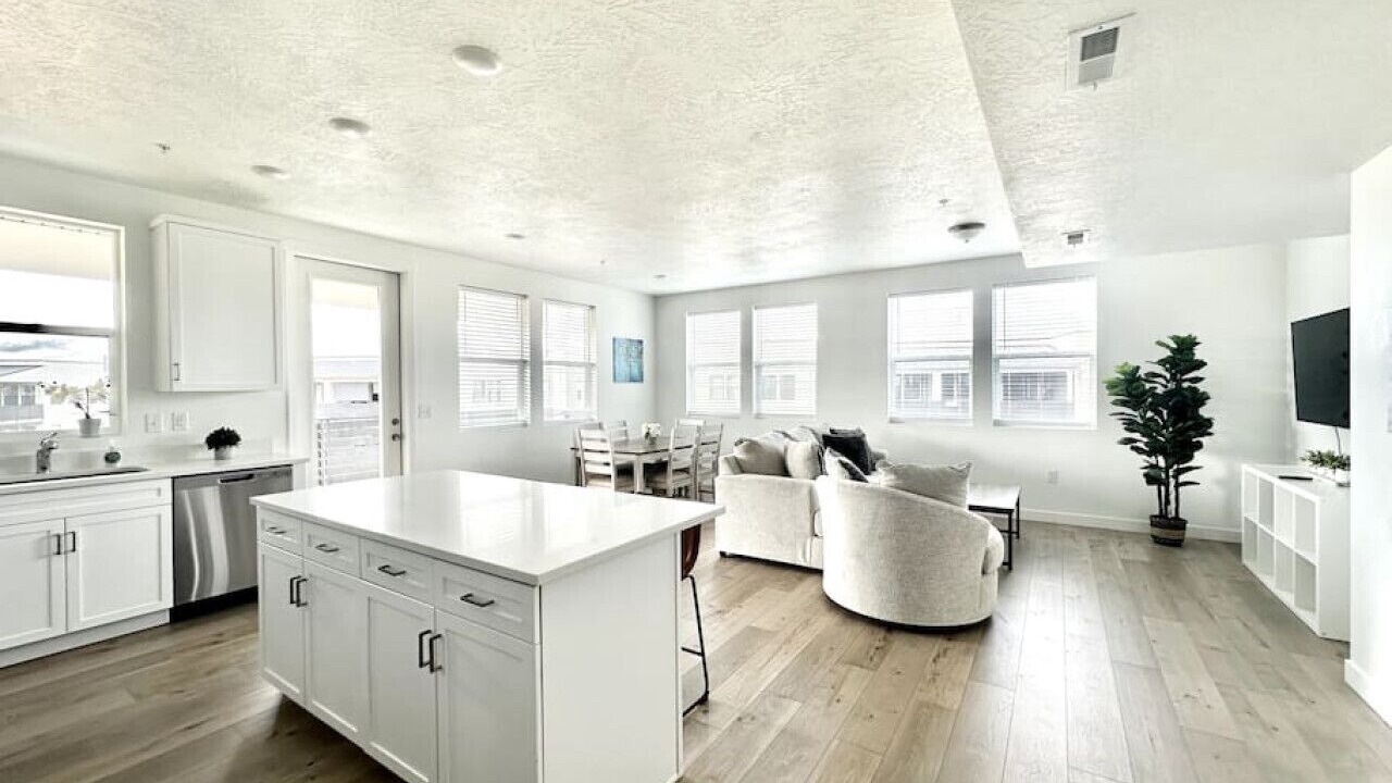 Photo of Livingroom in West Jordan