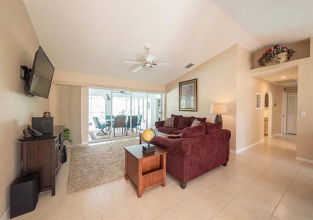 Photo of Livingroom in Broadmoor