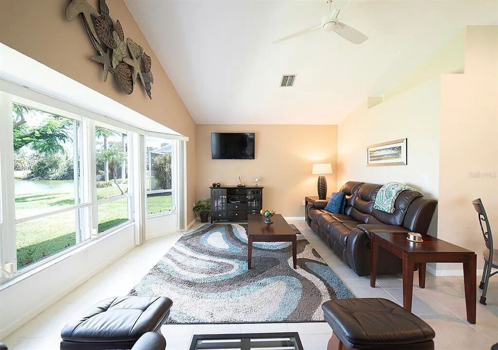 Photo of Livingroom in Broadmoor