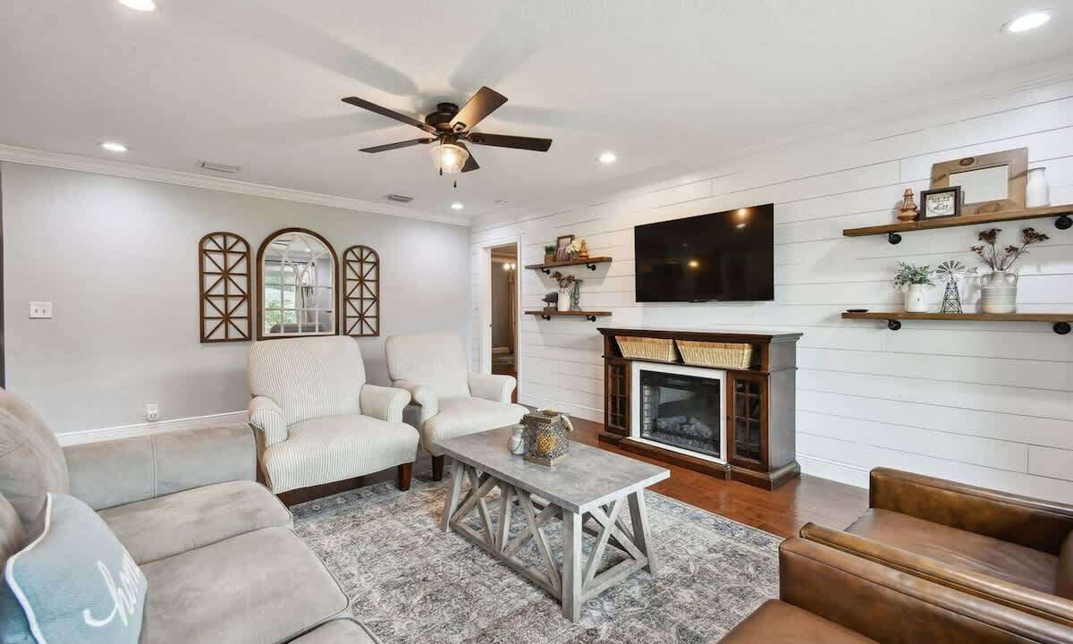 Photo of Livingroom in Lake Magdalene